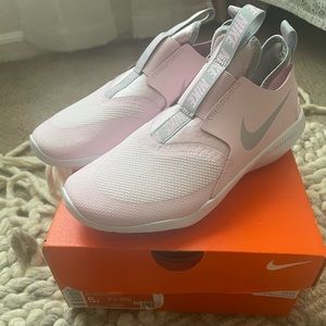 NIB Nike flex runner baby pink